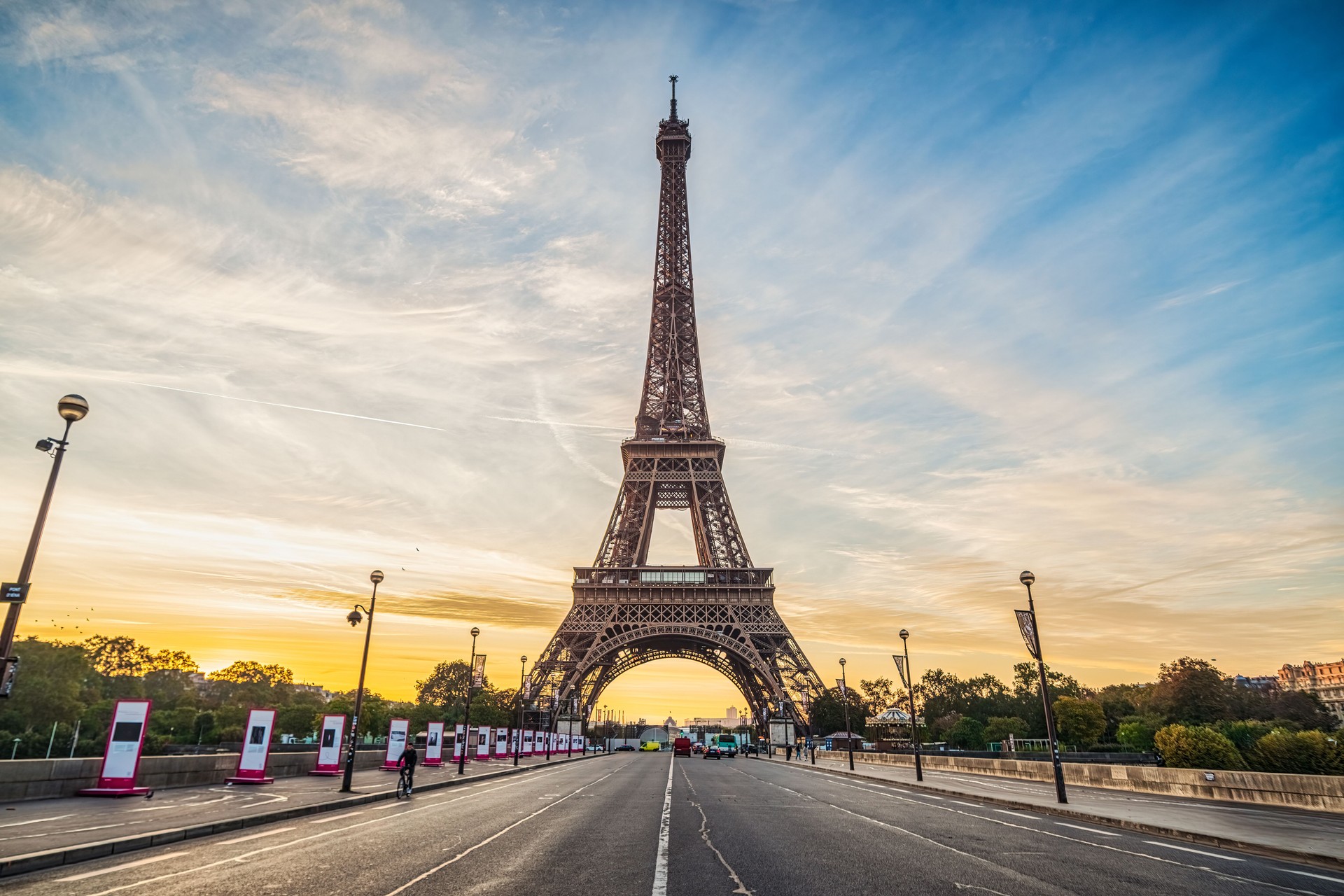 Morning Radiance: Paris Awakes with the Eiffel Tower